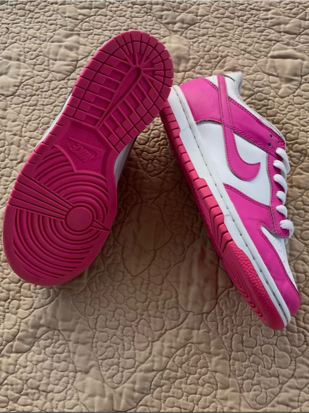 *EUC* Nike Women’s Dunk Low-top Sneakers ft. in  Pink and White Color-way 4Y - Picture 4 of 6